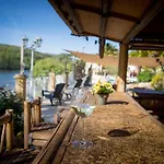 Les Magnolias Bed & Breakfast 4*