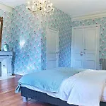 Les Magnolias Bed & Breakfast 4*