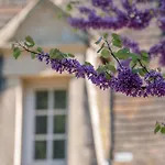 Les Magnolias Bed & Breakfast 4*