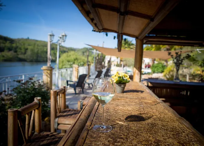 Les Magnolias Bed & Breakfast 4*